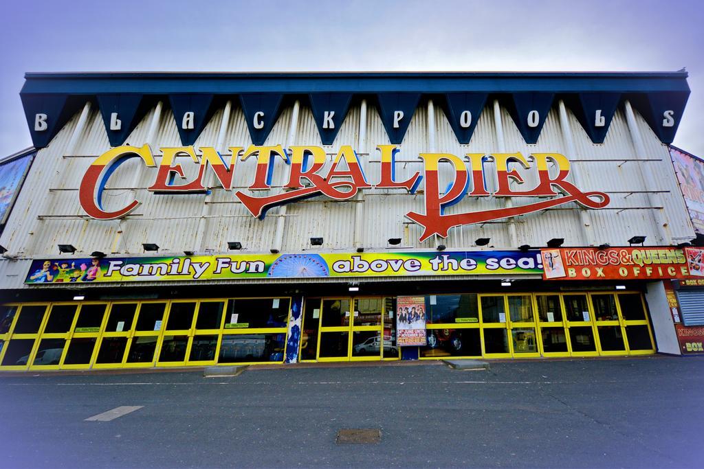 The Derby Hotel — Photos 1